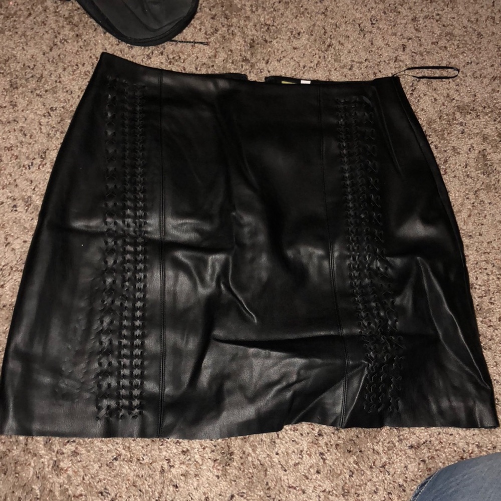 Gianni Bini skirt with detailing